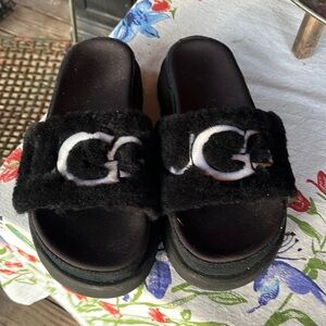 UGG Slides